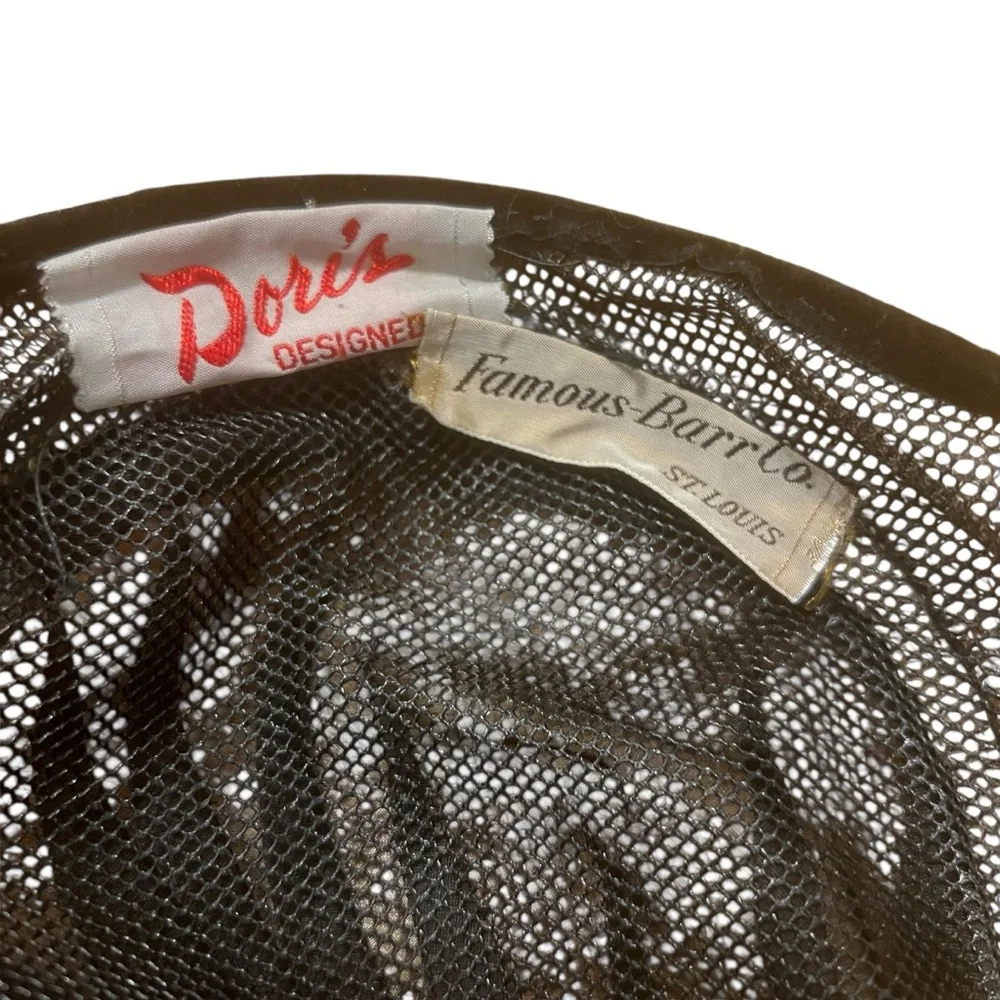 Vintage Doris Designed Famous-Barr Wide Brim Percher Straw Hat w/ Black Bow - Picture 9 of 10